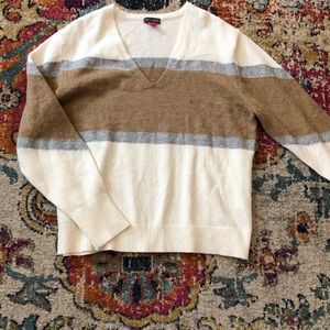 Vince Camuto v neck sweater -